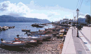 Passeggiata Lungomare a Salina